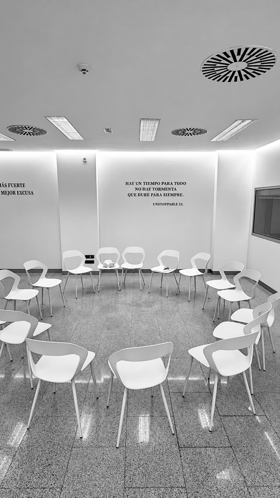 Sala de terapia de grupo · Lorca, instalaciones de CALMA